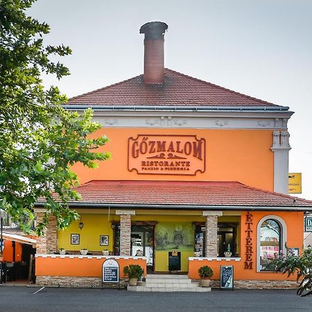Gozmalom Etterem Es Panzio Bed and Breakfast Körmend Eksteriør billede