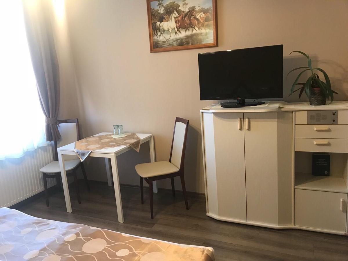Gozmalom Etterem Es Panzio Bed and Breakfast Körmend Eksteriør billede