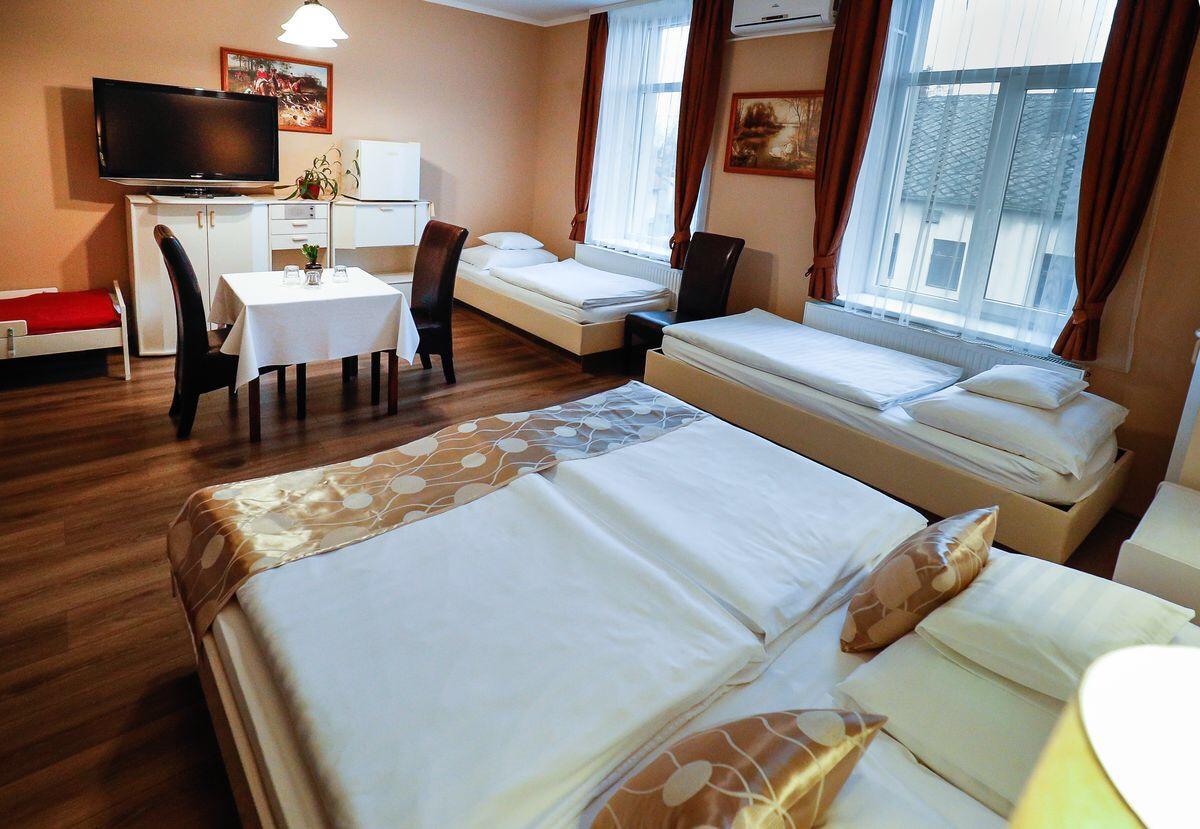 Gozmalom Etterem Es Panzio Bed and Breakfast Körmend Eksteriør billede