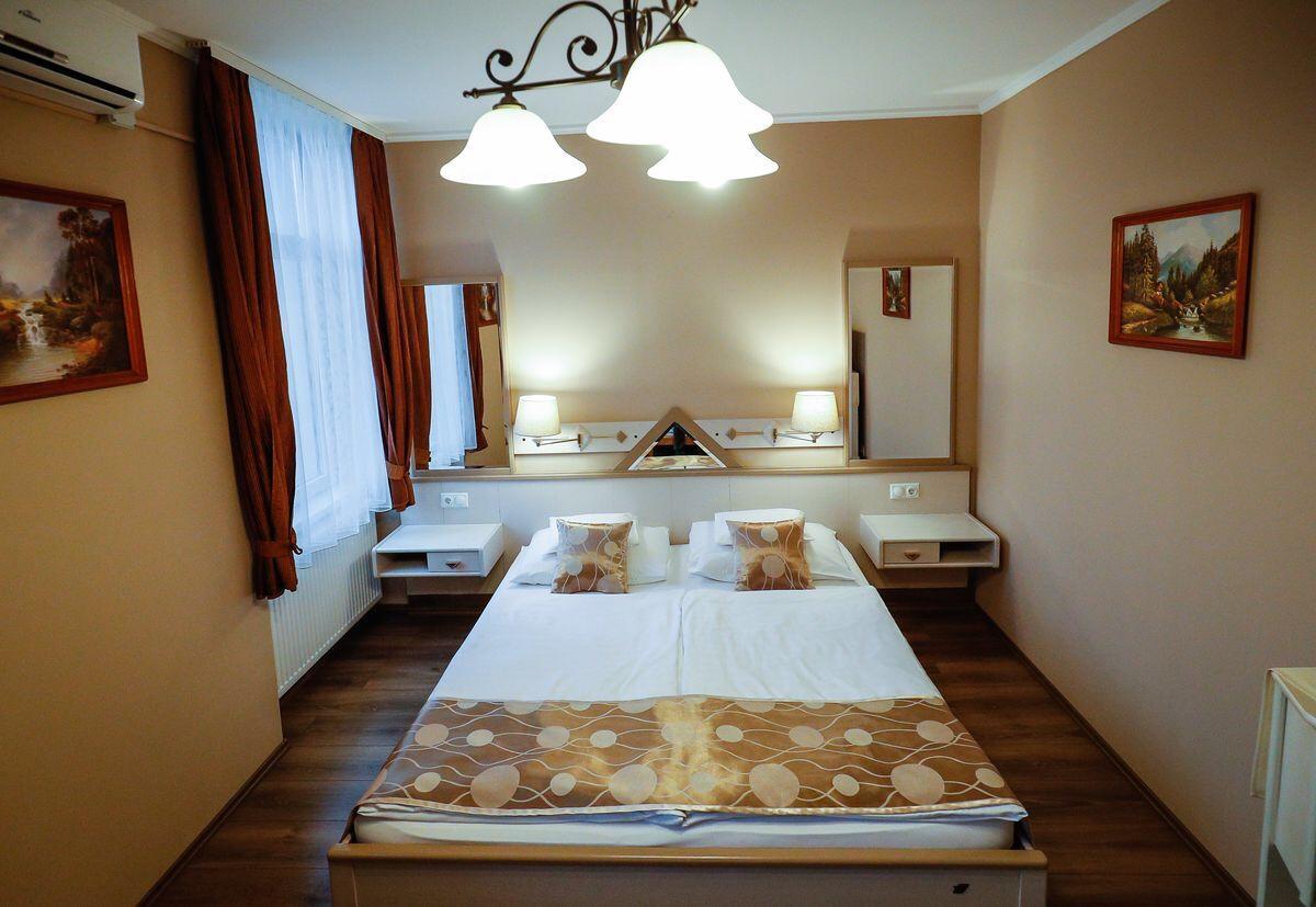 Gozmalom Etterem Es Panzio Bed and Breakfast Körmend Eksteriør billede