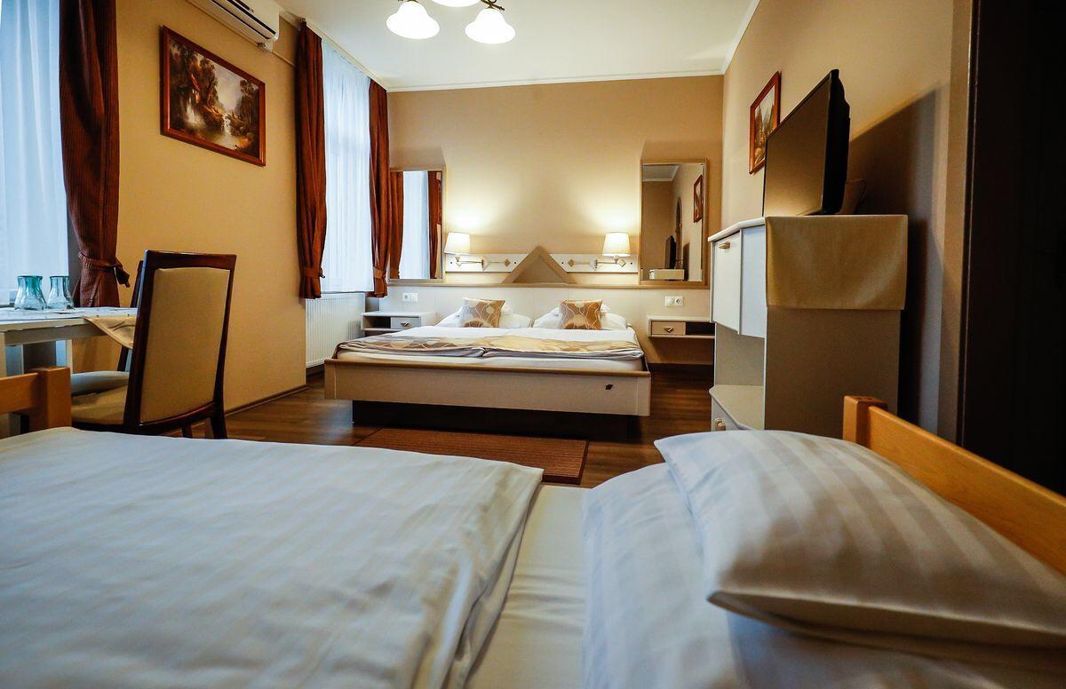 Gozmalom Etterem Es Panzio Bed and Breakfast Körmend Eksteriør billede