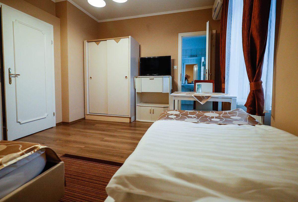 Gozmalom Etterem Es Panzio Bed and Breakfast Körmend Eksteriør billede